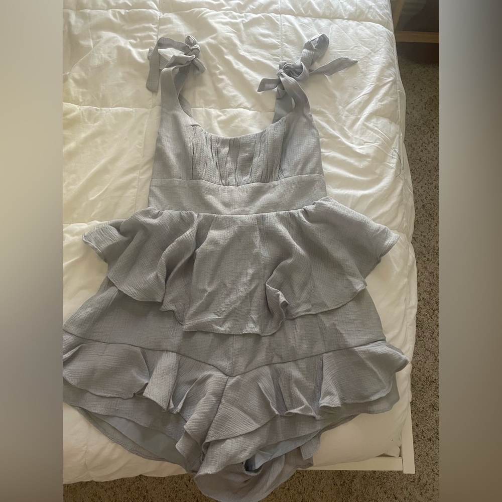 new with tags! never worn! super cute romper!